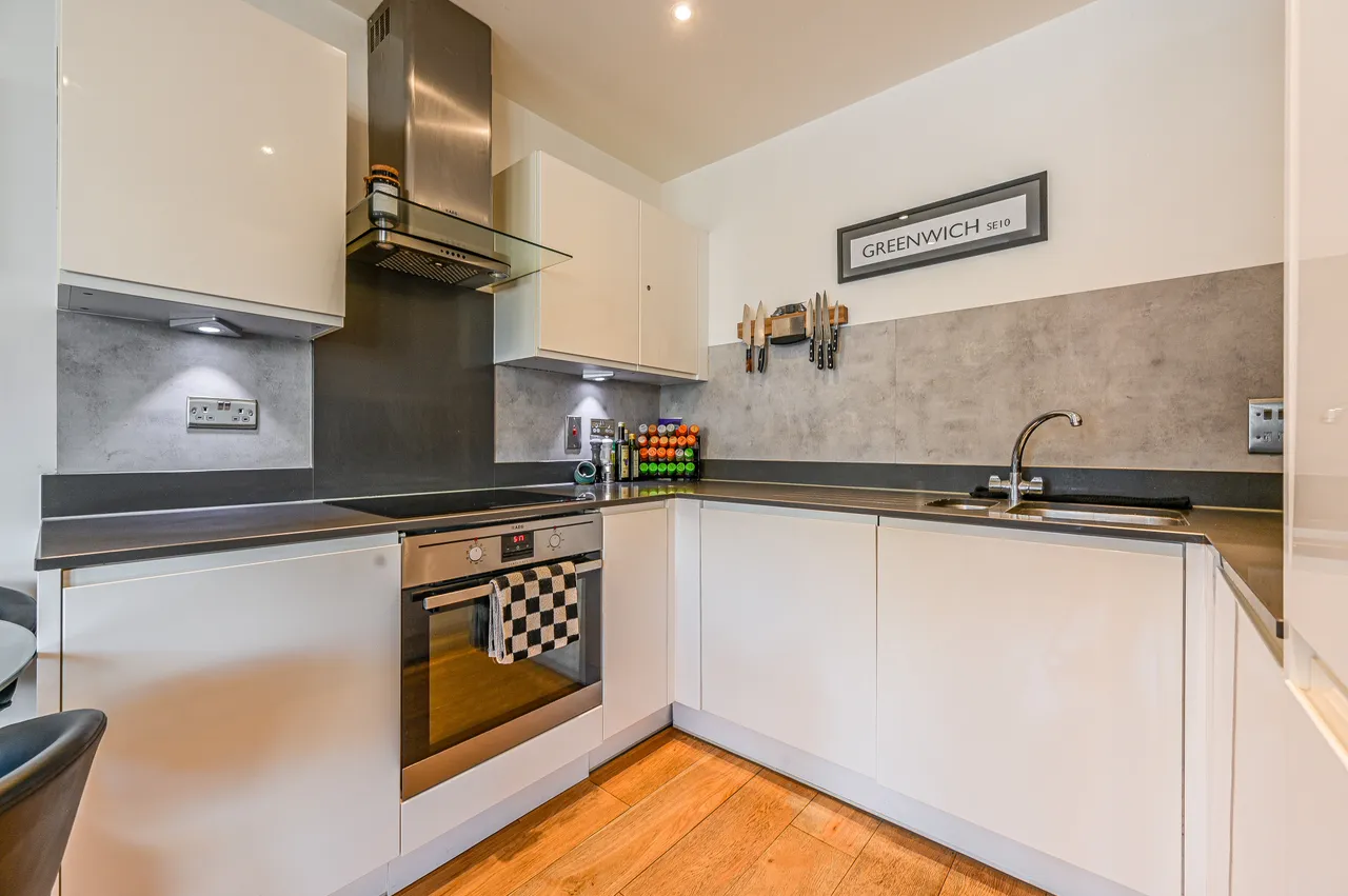 Flat 2, Howarth House, 125 Pelton Road, London, photo 5