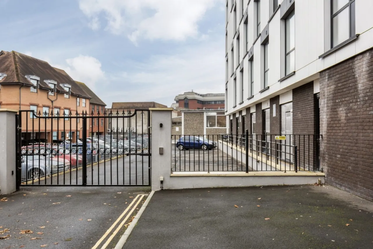 The Boulevard, Crawley, RH10, photo 9