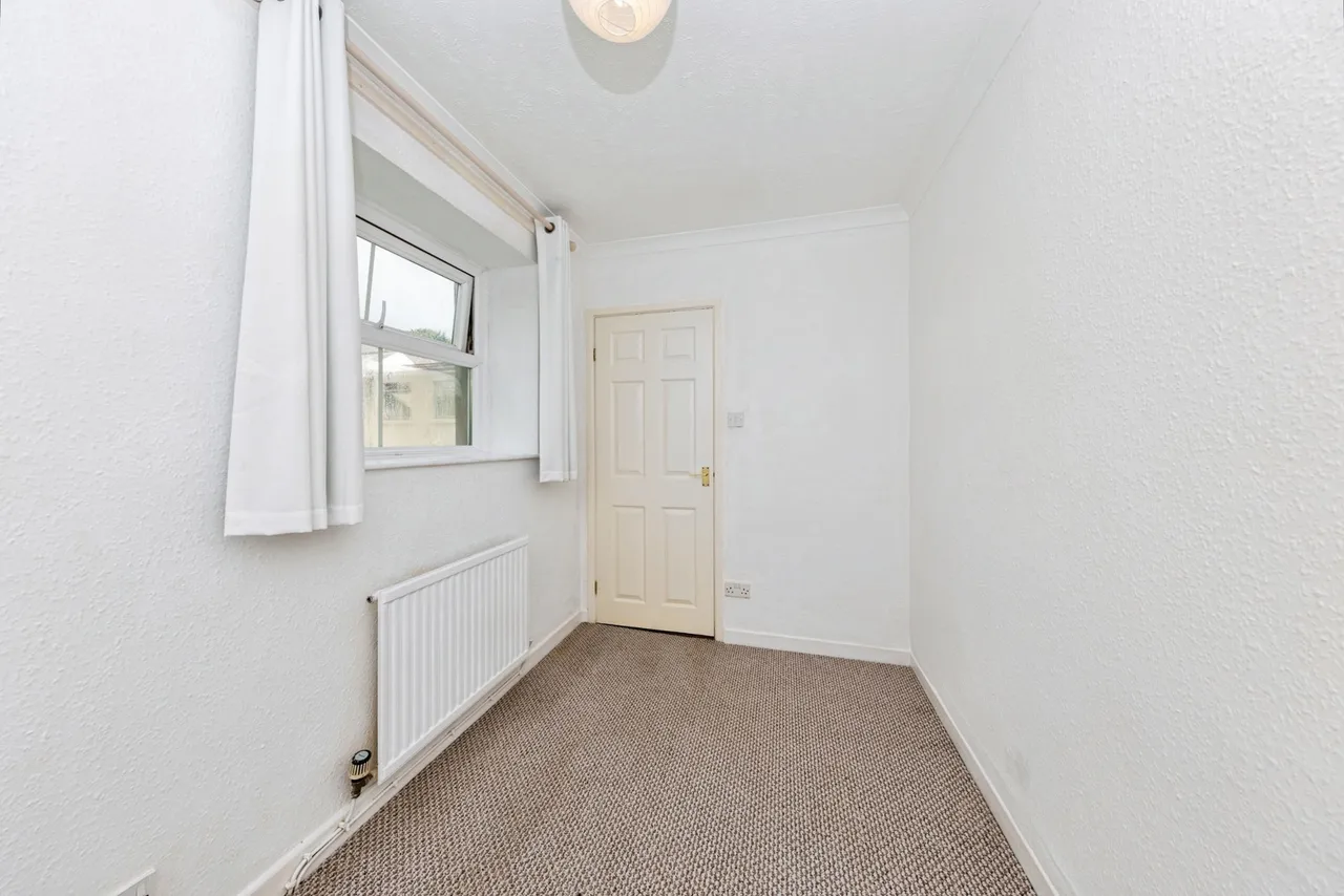 Old Priory Road, Carmarthen, SA31, photo 13