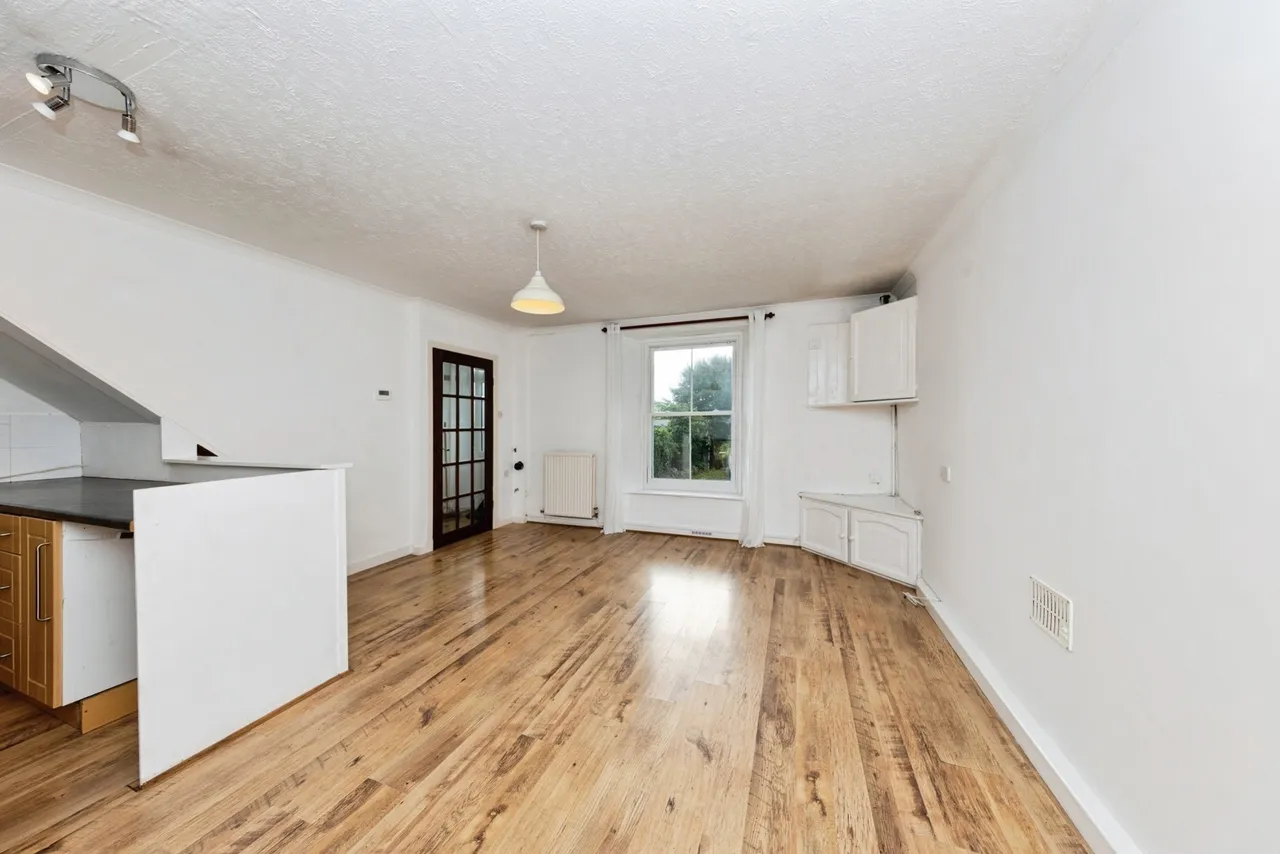 Old Priory Road, Carmarthen, SA31, photo 8