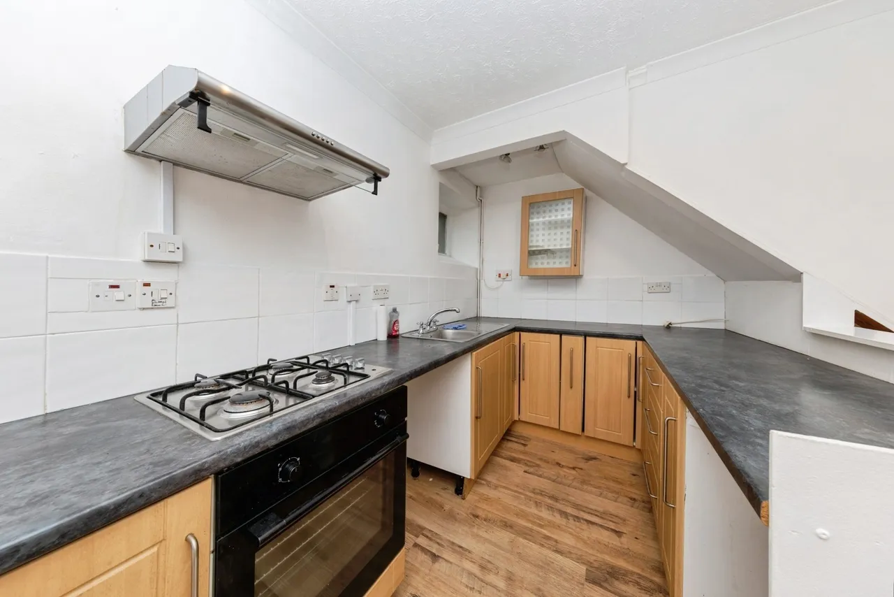 Old Priory Road, Carmarthen, SA31, photo 4