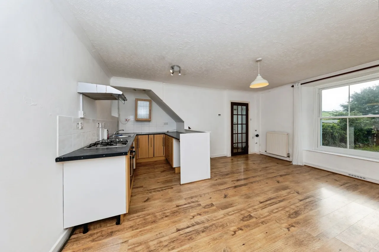 Old Priory Road, Carmarthen, SA31, photo 6