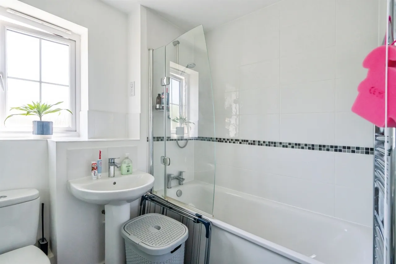 2 bed house for sale — Stoney Meadow, North Mundham, Chichester