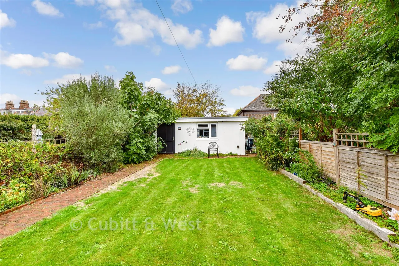 Kings Avenue, Chichester, PO19, photo 3