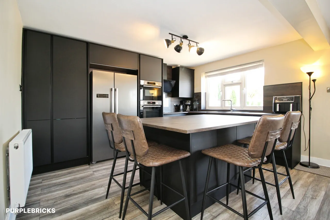 Willerton Close, Dewsbury, WF12, photo 2