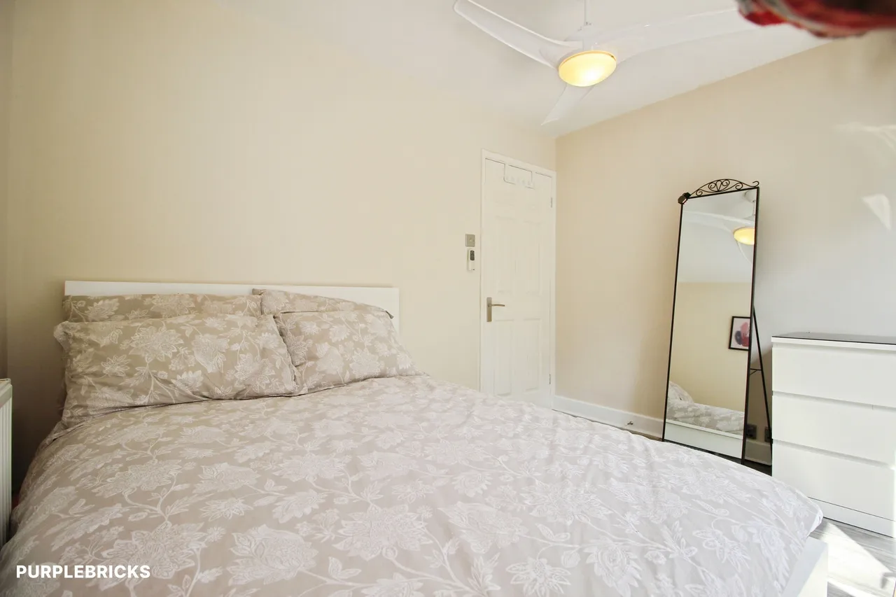 Willerton Close, Dewsbury, WF12, photo 9