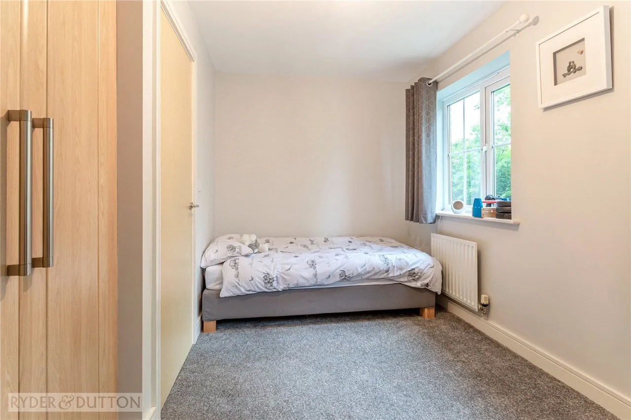 Baldwins Close, Royton, OL2, photo 7