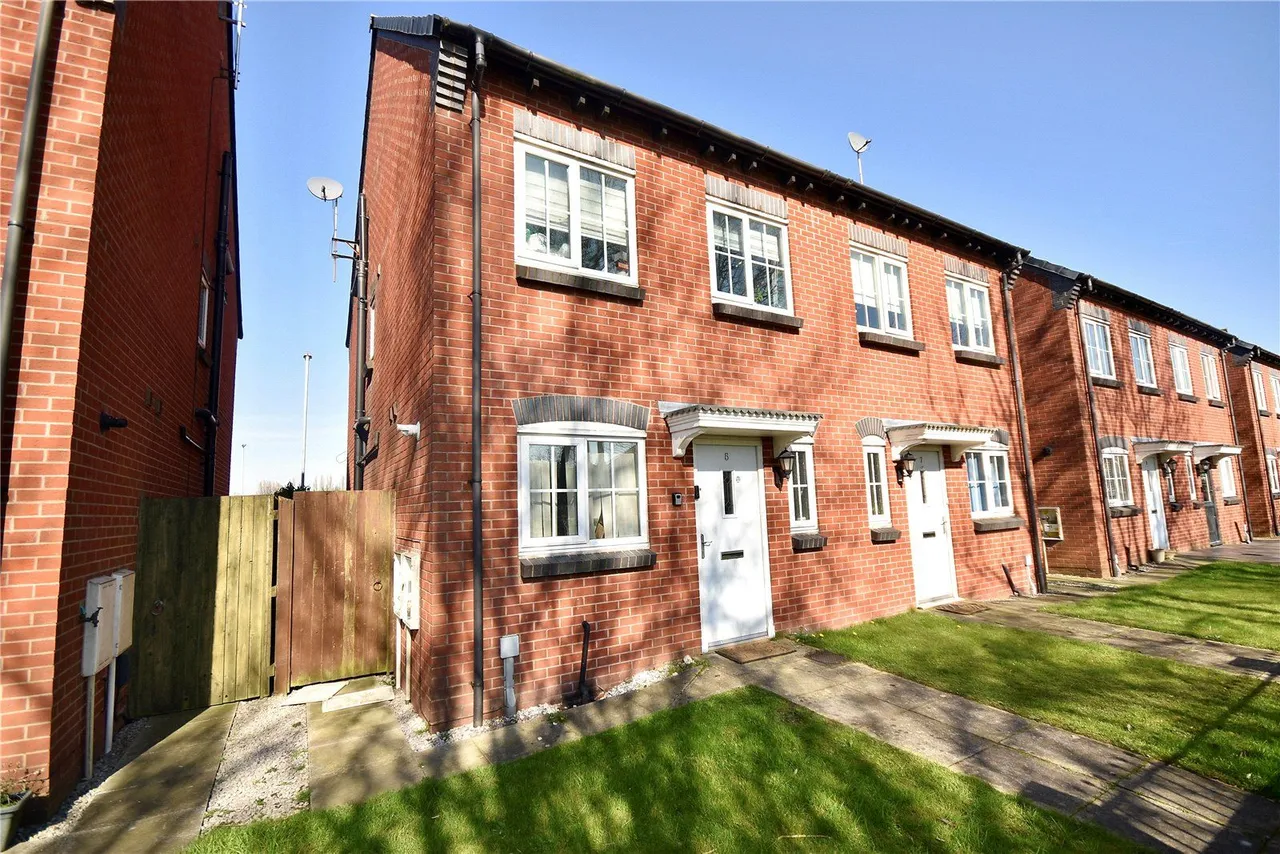 3 bed house for sale, Baldwins Close, Royton, OL2