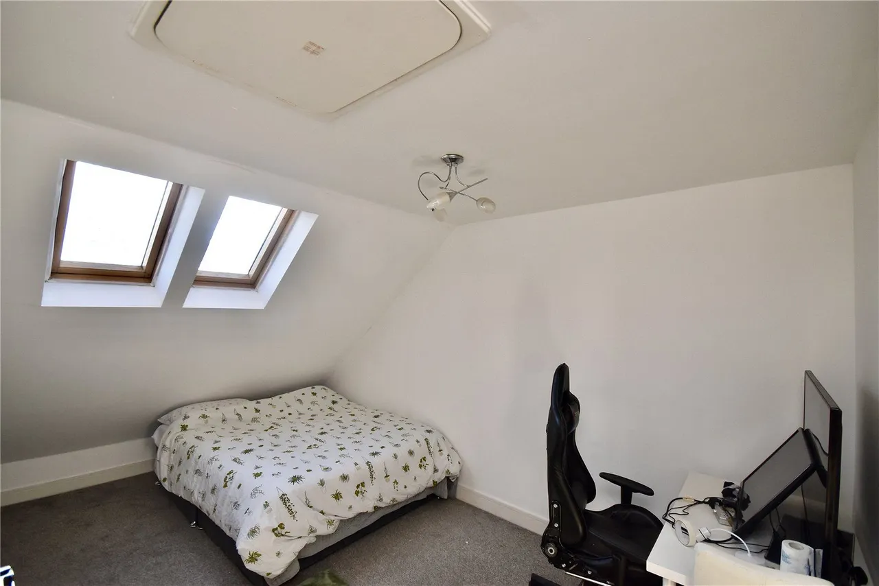 Baldwins Close, Royton, OL2, photo 8