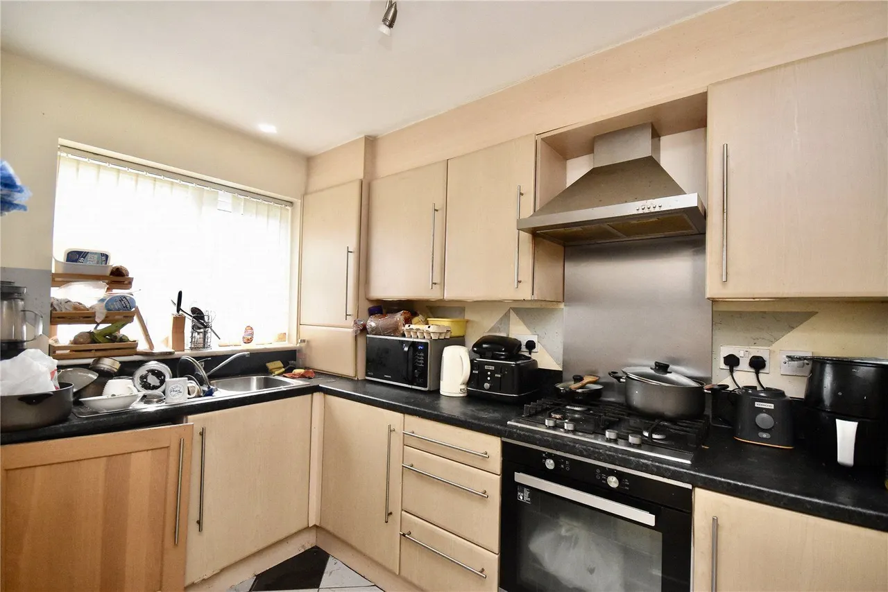Baldwins Close, Royton, OL2, photo 5
