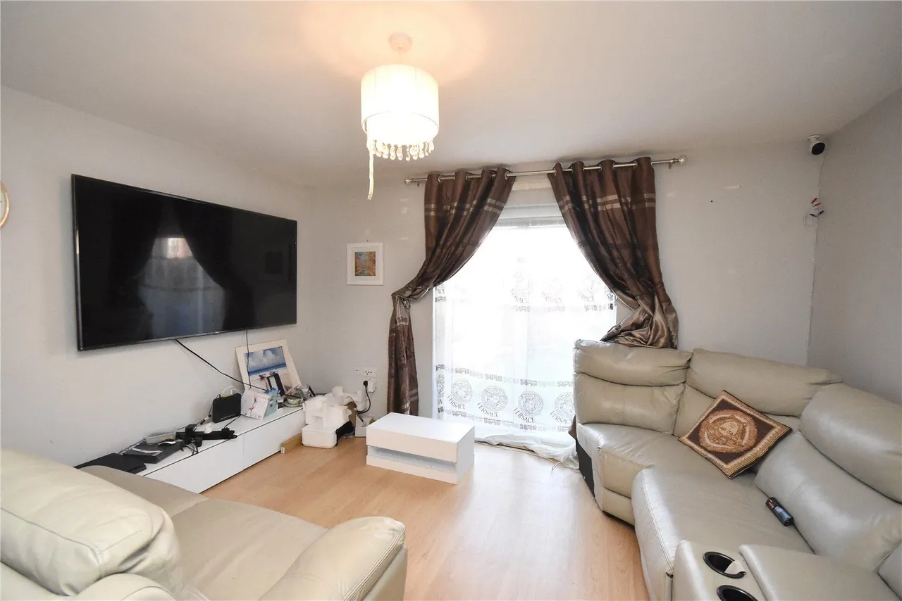 Baldwins Close, Royton, OL2, photo 4