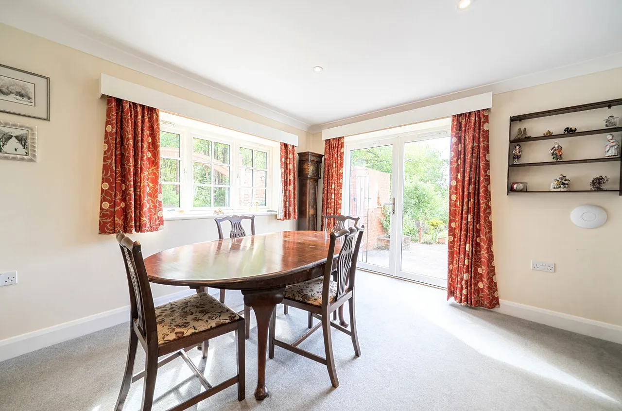 New England Hill, West End, Woking, Surrey, GU24 9PY, photo 3