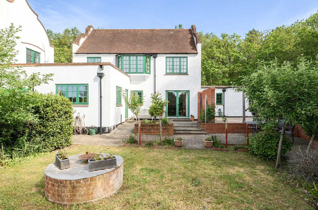4 bed house for sale — New England Hill, West End, Woking, Surrey, GU24 9PY