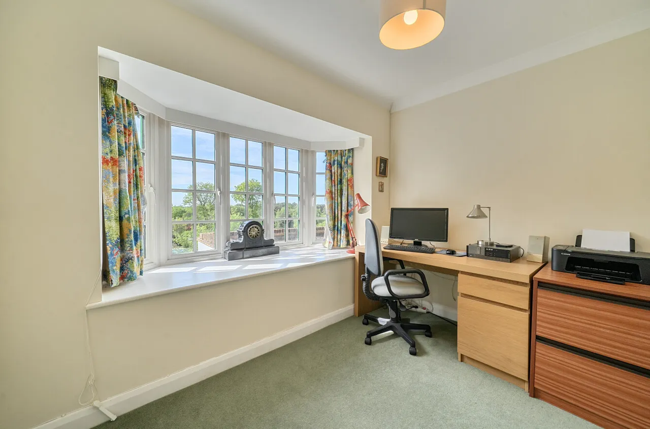 New England Hill, West End, Woking, Surrey, GU24 9PY, photo 15