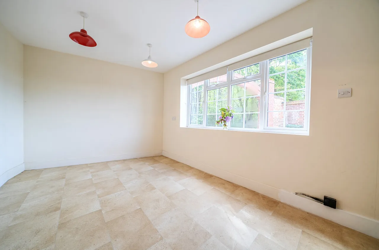 New England Hill, West End, Woking, Surrey, GU24 9PY, photo 16