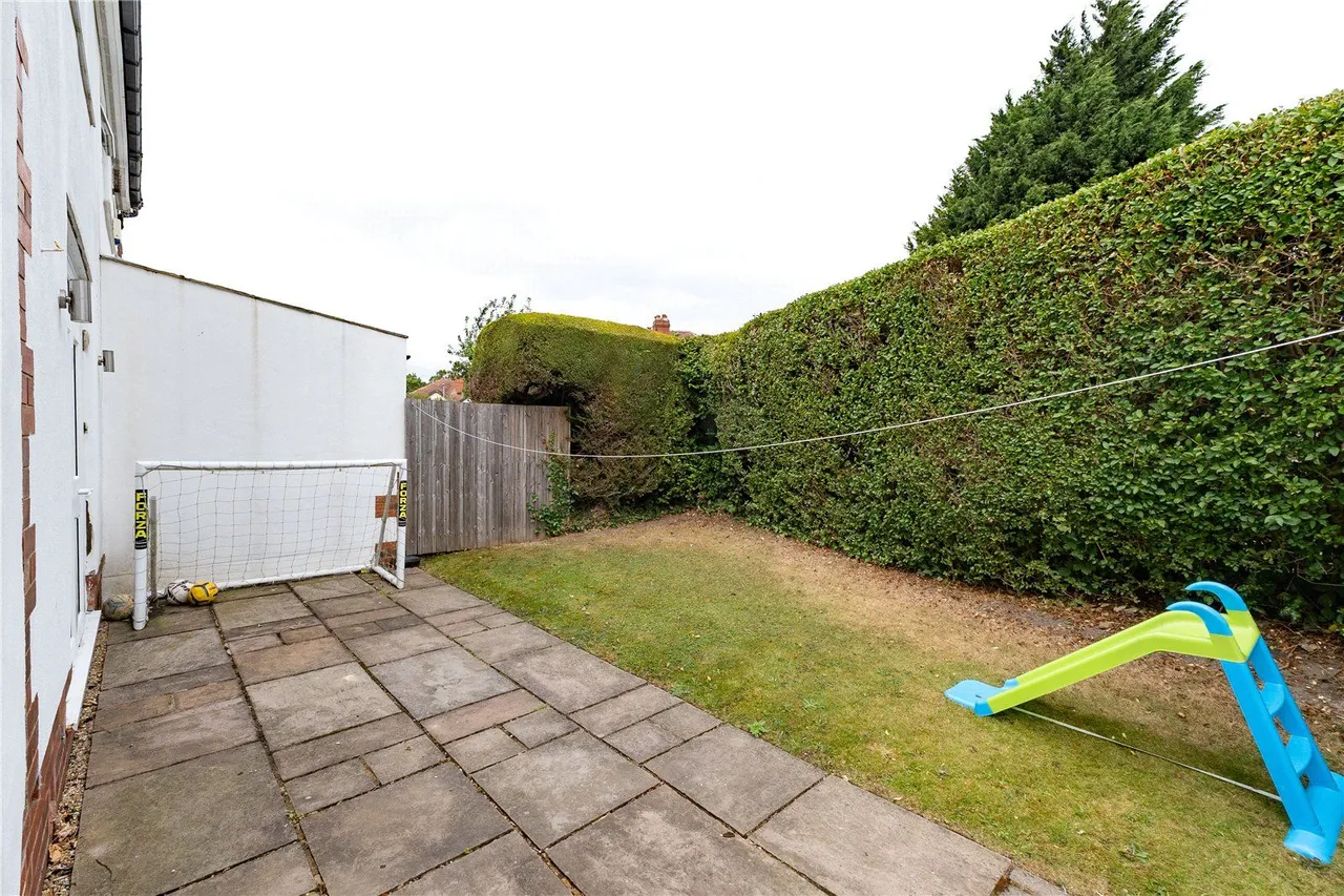 Wyncliffe Gardens, Leeds, LS17, photo 10