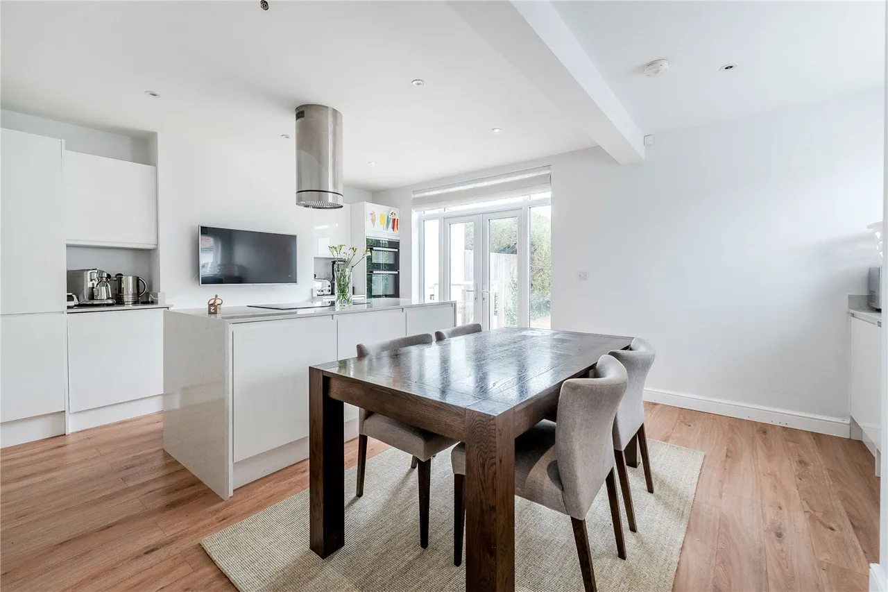 Wyncliffe Gardens, Leeds, LS17, photo 3