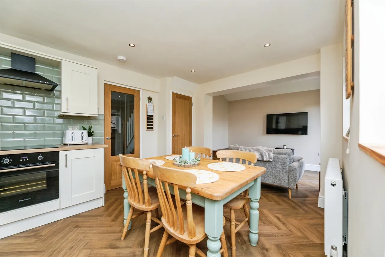 Chapelfield Crescent, Thorpe Hesley, ROTHERHAM, photo 7