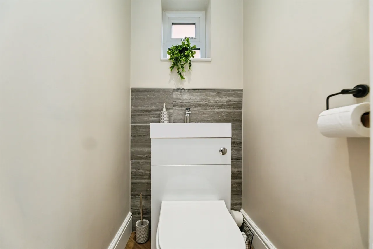 Chapelfield Crescent, Thorpe Hesley, ROTHERHAM, photo 9