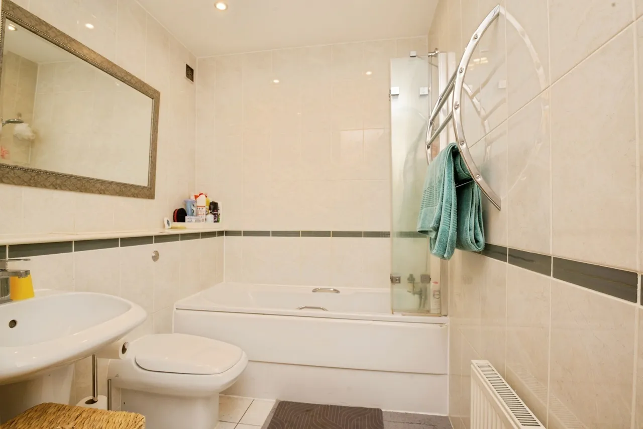 Taliesin Court, Chandlery Way, Cardiff, CF10, photo 11