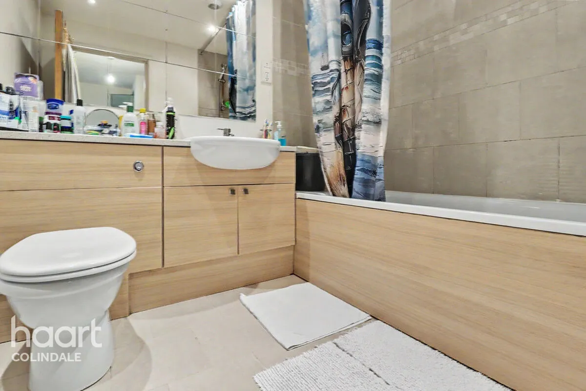 Peaberry Court, Greyhound Hill, NW4, photo 4