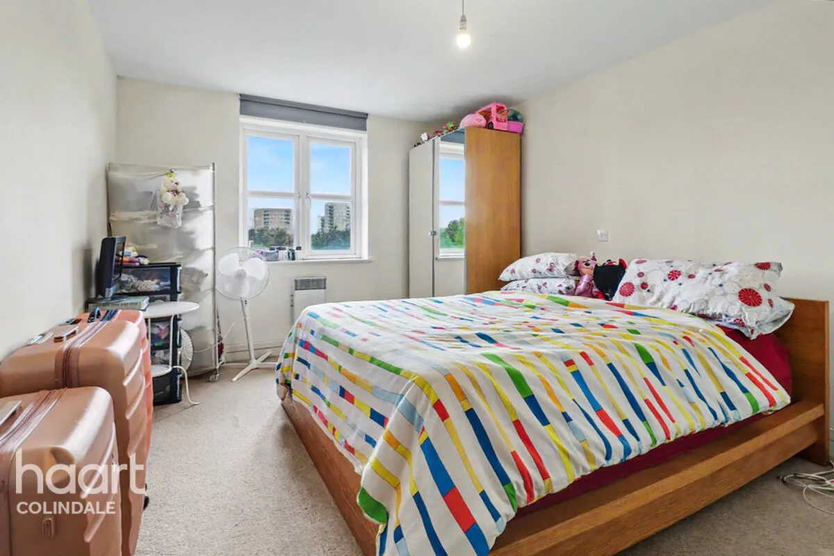 Peaberry Court, Greyhound Hill, NW4, photo 5