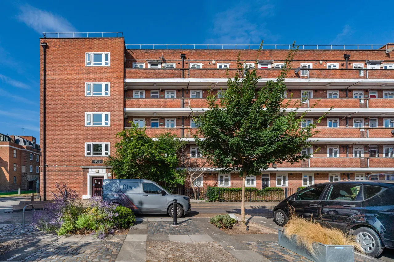 2 bed flat for sale — 38 Sidgwick House, Stockwell Road, London