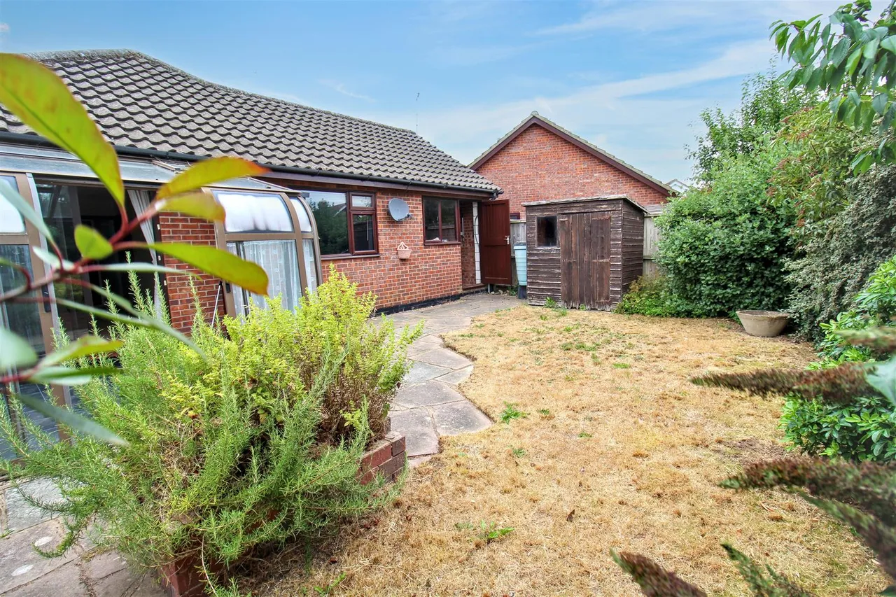 3 bed house for sale, Lancaster Gardens, Aylsham, NR11
