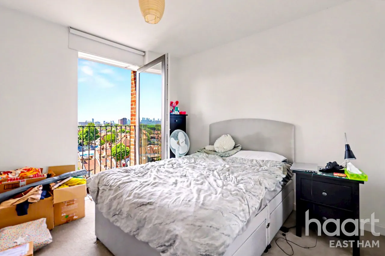 Ron Leighton Way, London, E6, photo 6