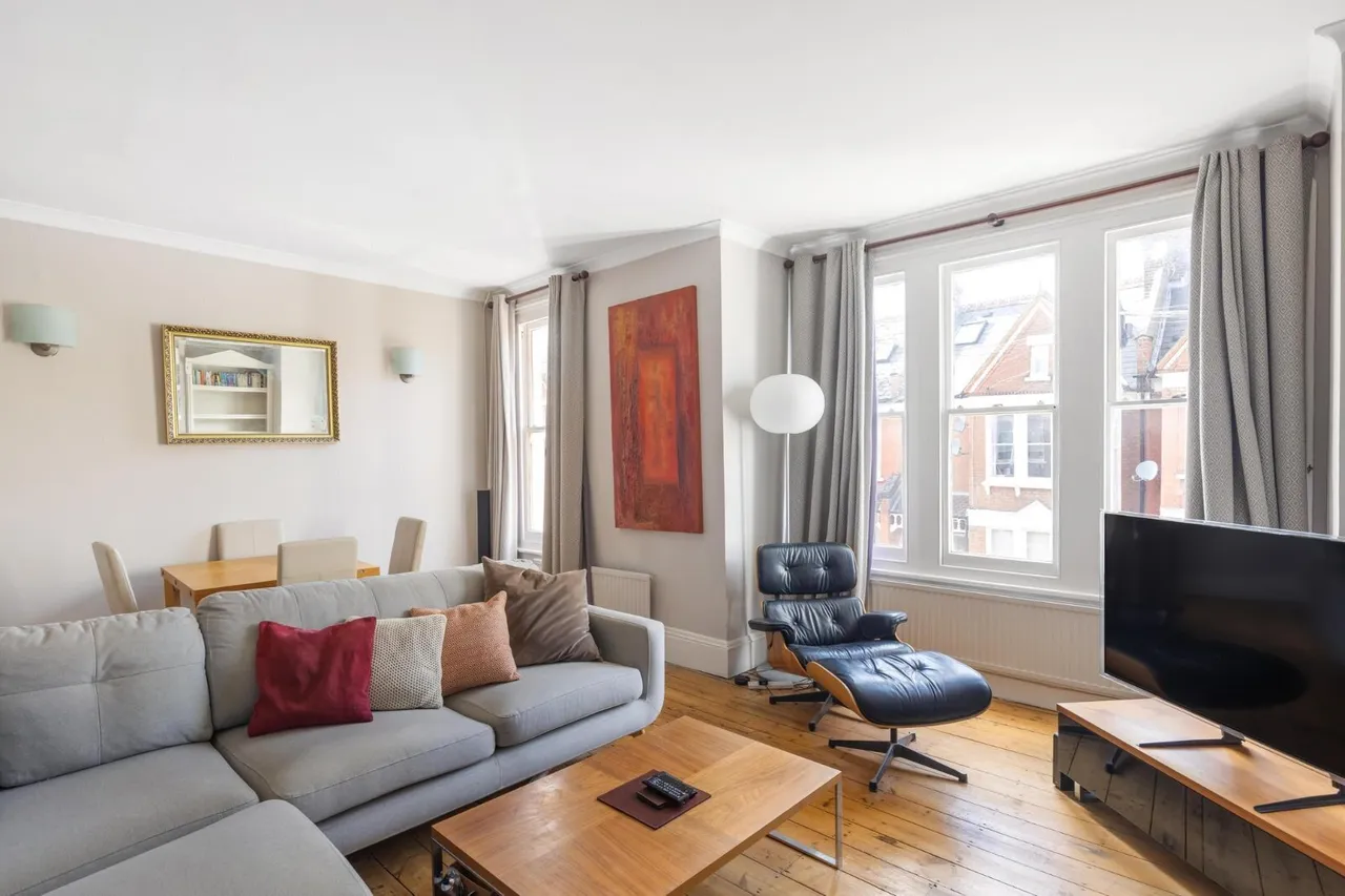 2 bed flat to rent, Beira Street, London, SW12