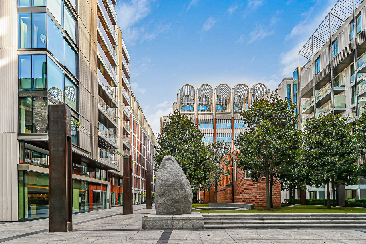 Pearson Square, Fitzrovia, London, photo 12
