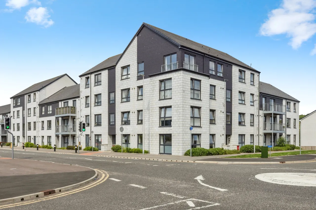 2 bed flat for sale, Mill Drive, Aberdeen, AB21