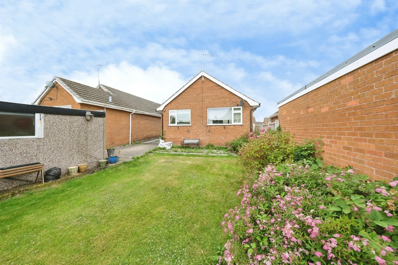 Danbury Close, Grassmoor, S42, photo 10