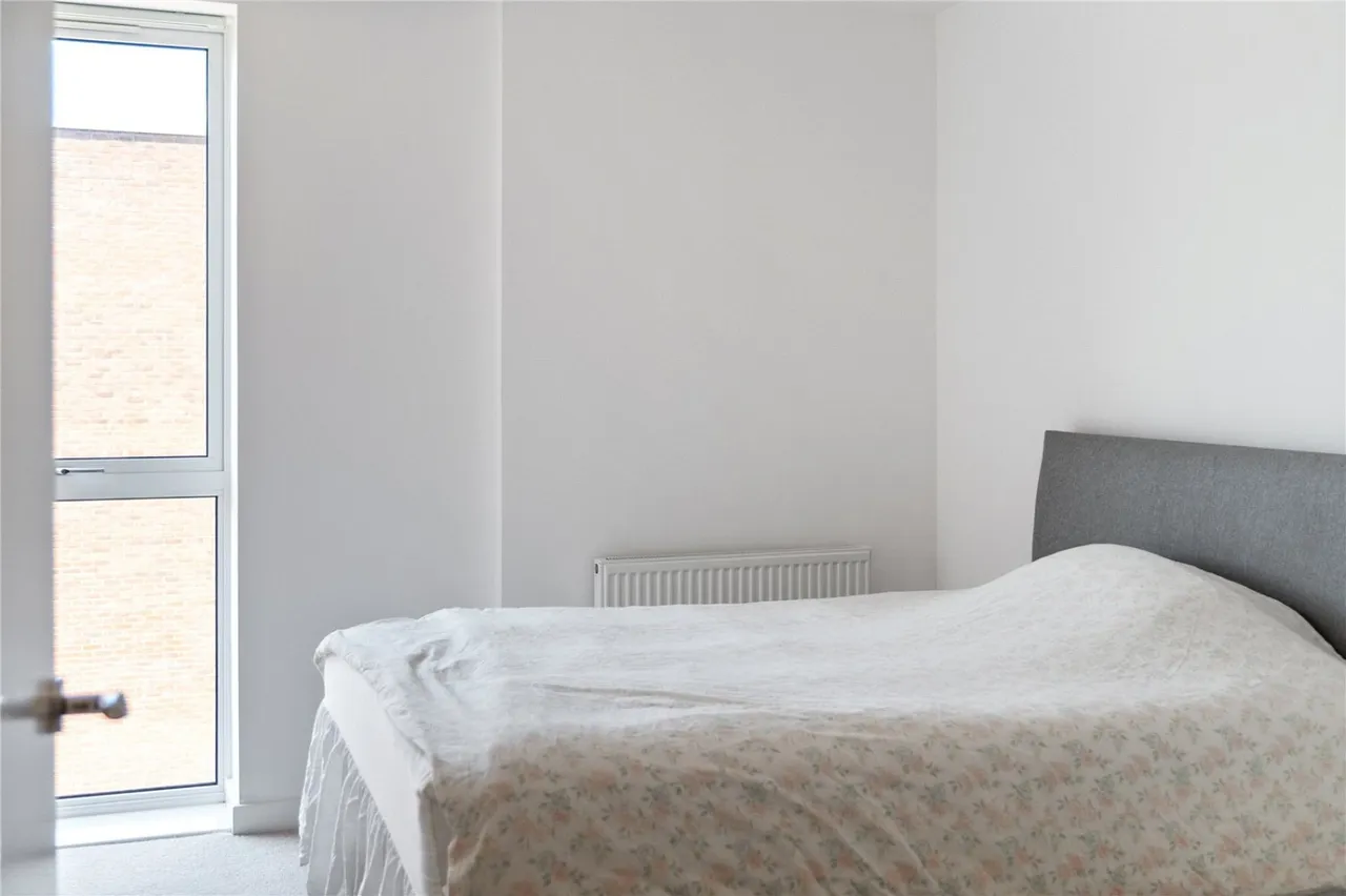 Bathurst Square, London, N15, photo 18