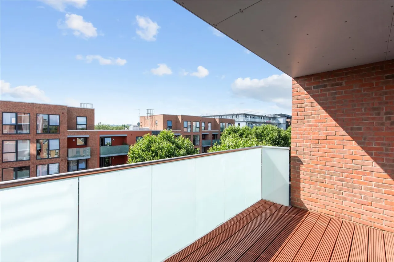 Bathurst Square, London, N15, photo 32