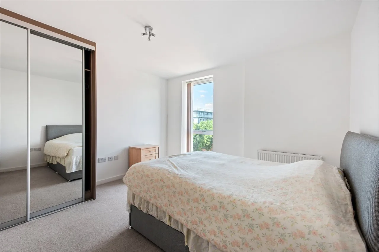Bathurst Square, London, N15, photo 20