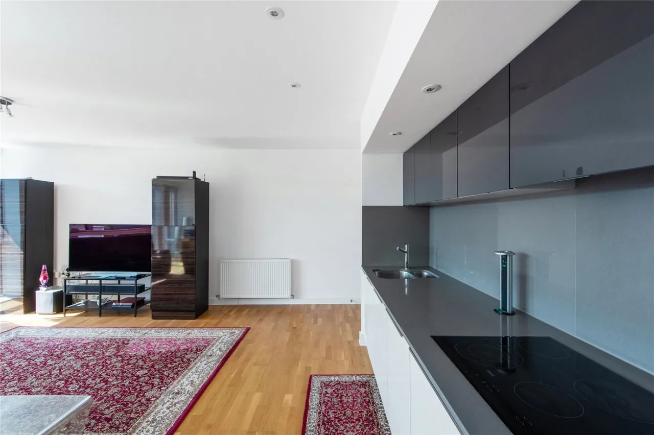 Bathurst Square, London, N15, photo 8