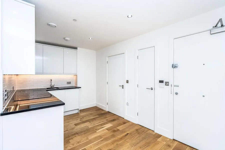 Sutton Court Road, Sutton, SM1, photo 3