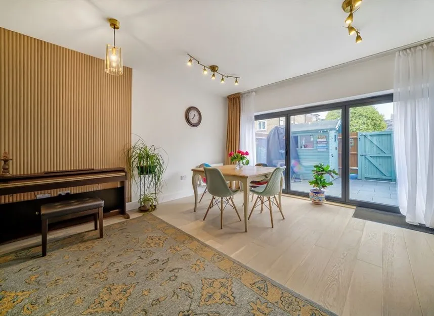 Marbaix Gardens, Isleworth, TW7, photo 4