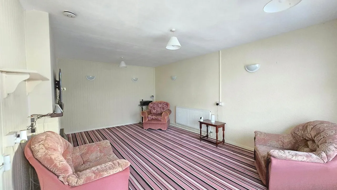 Fair Isle Drive, Nuneaton, Warwickshire, CV10, photo 2