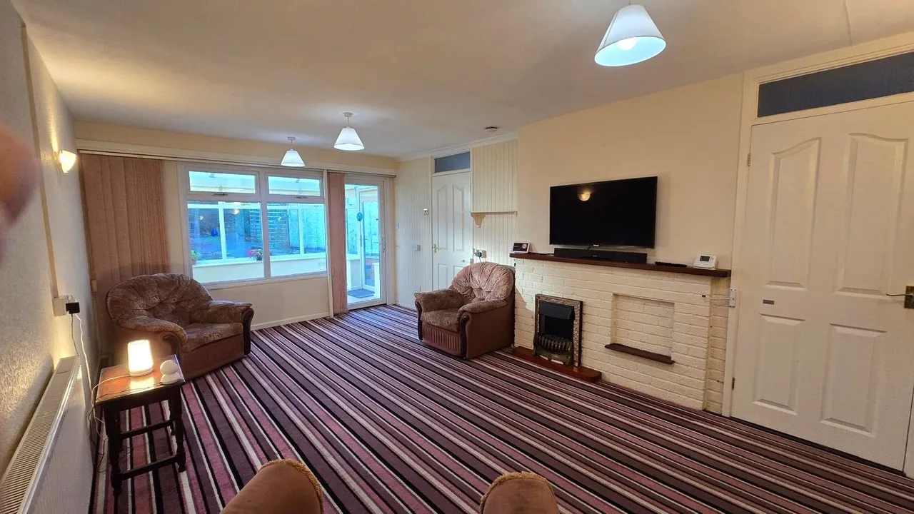 Fair Isle Drive, Nuneaton, Warwickshire, CV10, photo 3