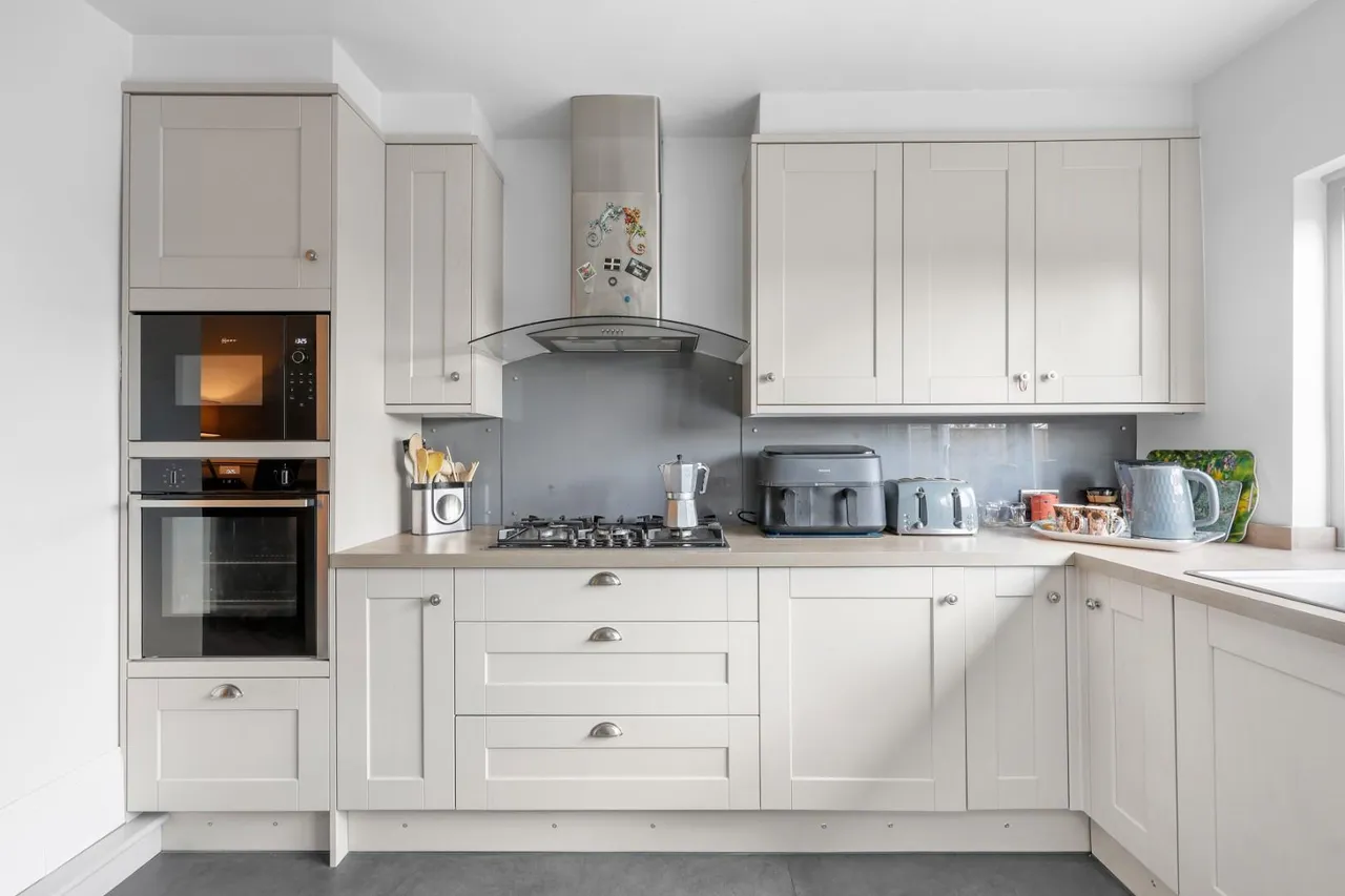 Alfred Road, Buckhurst Hill, IG9 6DP, photo 11