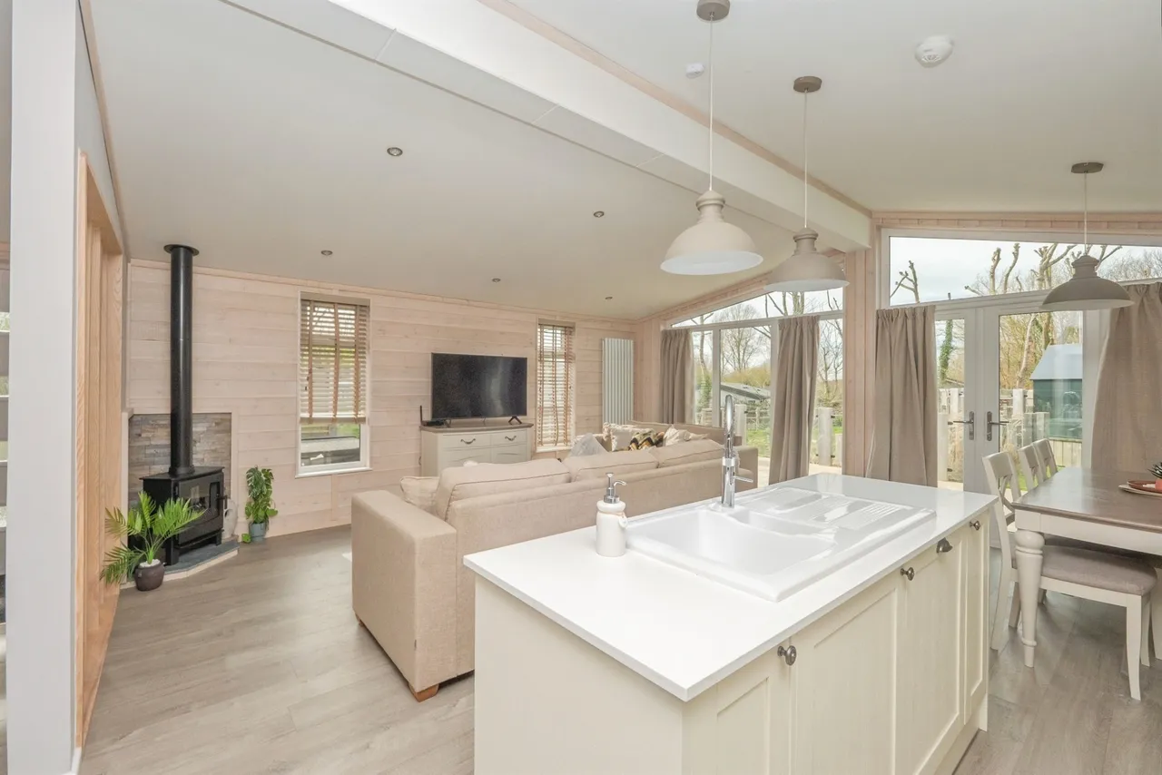 3 bed park home for sale, Bowleaze Coveway, Weymouth, DT3