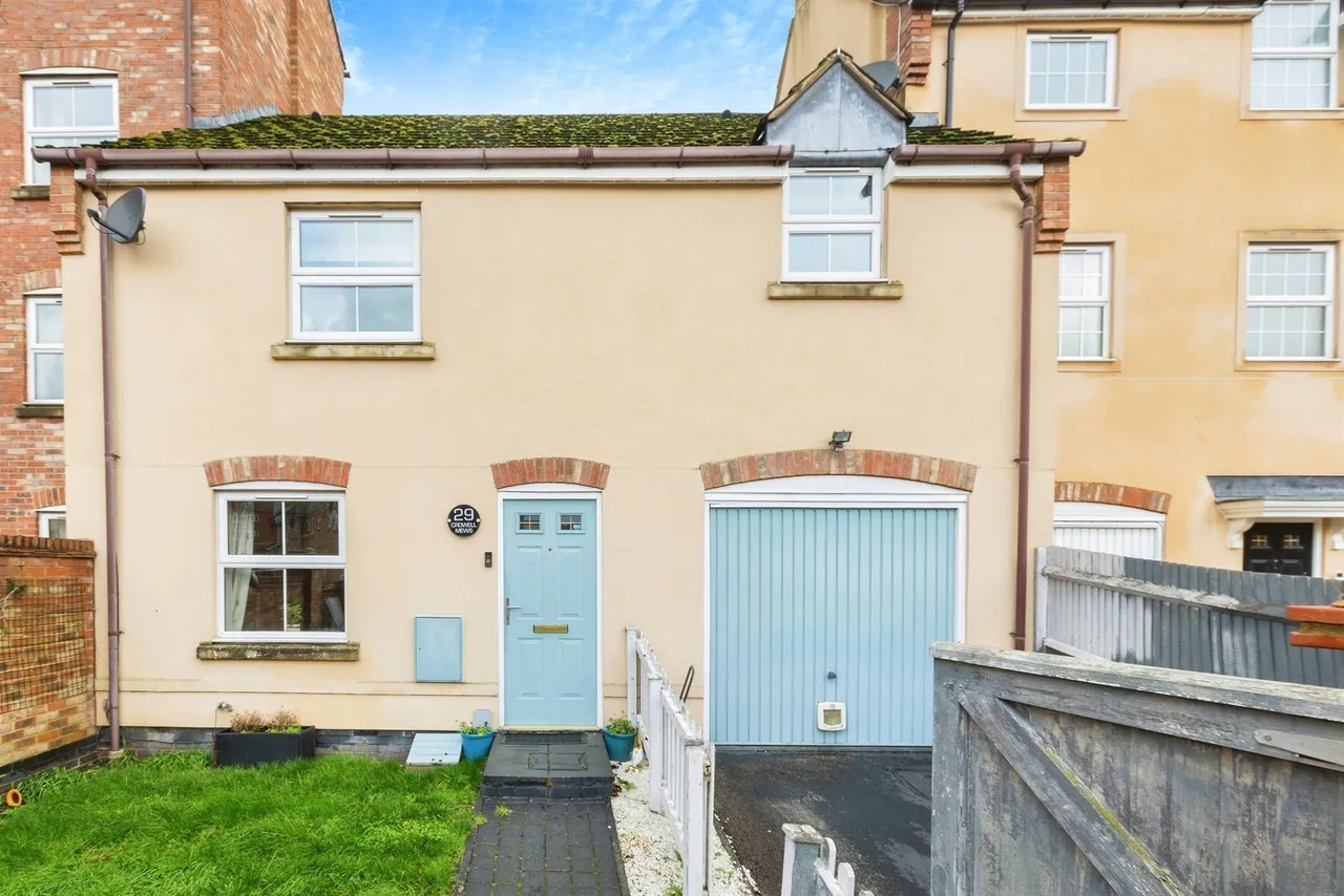3 bed house for sale — Crowell Mews, Aylesbury