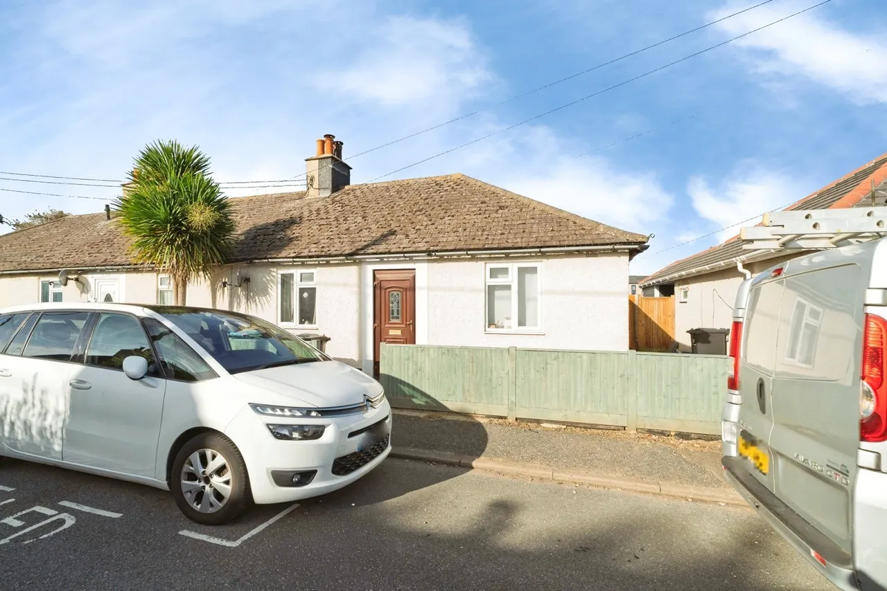 2 bed house for sale, Grove Crescent, Littlehampton, BN17