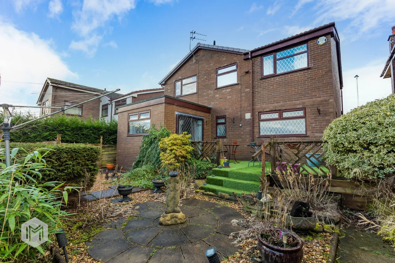 Watling Street, Bury, BL8 2JJ, photo 5