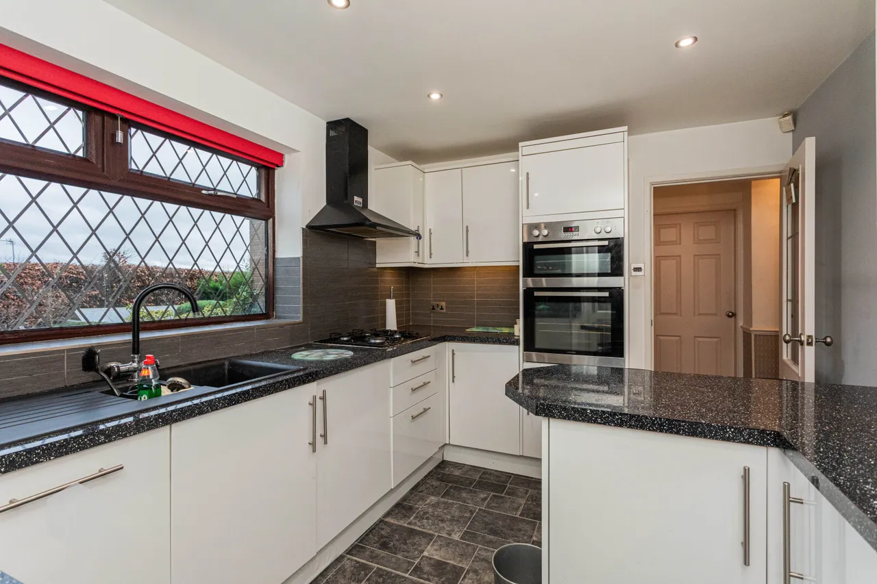 Watling Street, Bury, BL8 2JJ, photo 4