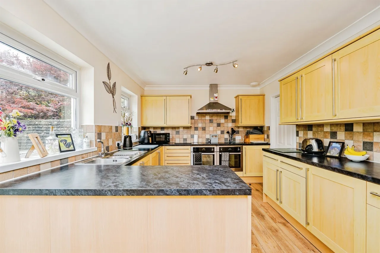 Castle Green Cardiff, CF5, photo 5