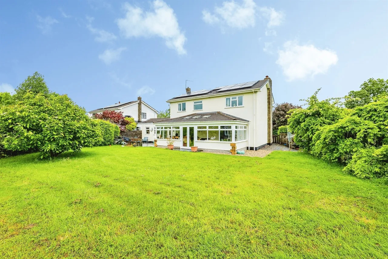 4 bed house for sale, Castle Green Cardiff, CF5