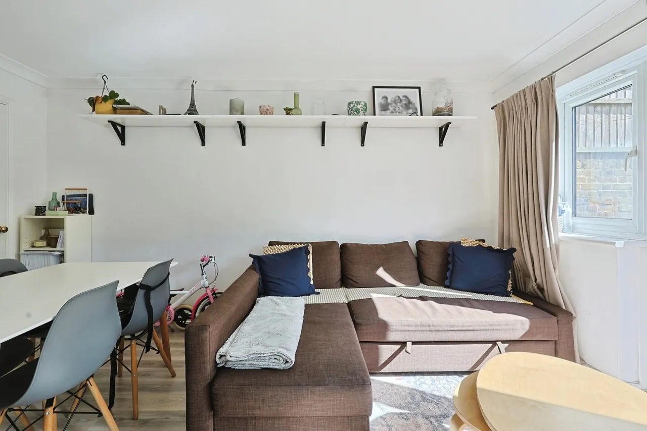 Gideon Road, London, SW11, photo 2